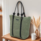 Hollow out Chinese knot, green