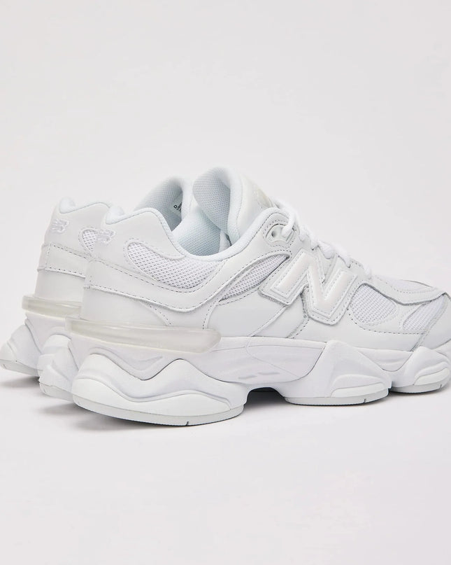 9060 | Triple White